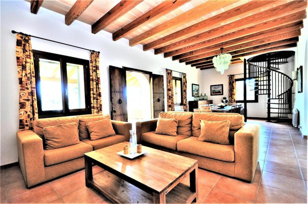 Cas Borrassos- Finca Con Piscina Privada Y Vistas Despejadas 팔마데마요르카 외부 사진